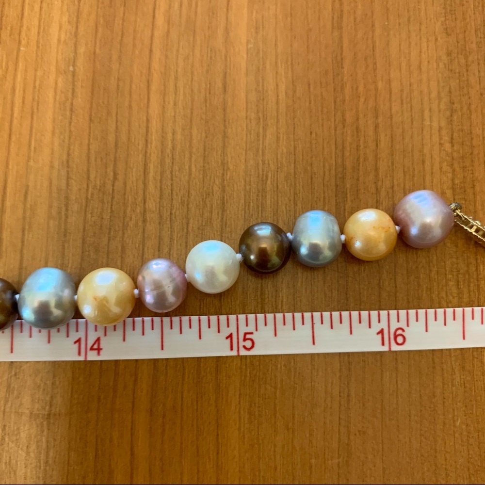 Genuine Pearl Necklace - Picture 5 of 6